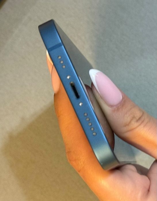 iPhone 13 128gb 98% battery