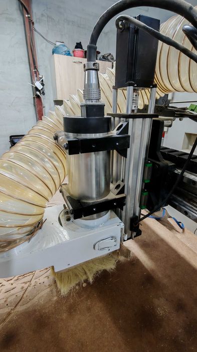 CNC 150/100cm cu spindle(Freza) 2,2kw racire aer folosit 9 luni