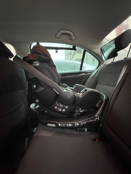 Scaun auto tip scoică pentru copii Britax Römer, reclinabil, 0-15 luni, 40-85 cm, 0-13 kg, BABY-SAFE PRO + baza isofix VARIO BASE 5Z
