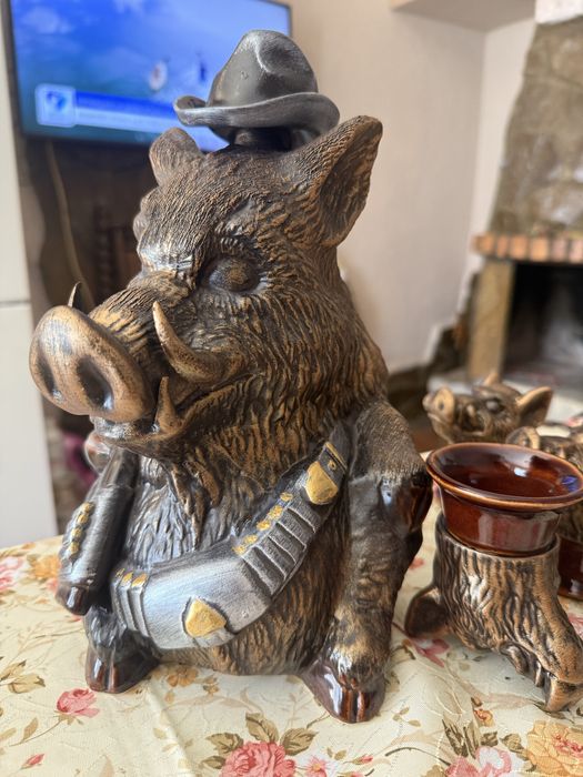 Шише за ловджии с чаши