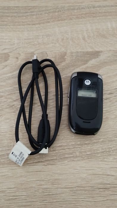 Продавам работещ телефон Motorola V197