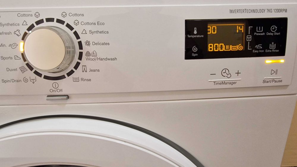 Пералня Electrolux - капацитет 7 kg; центрофуга 1200 оборота в минута