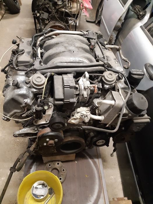 Motor mercedes E class 240.  2.6 v6  177CP