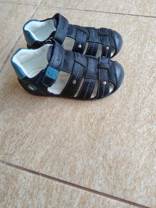 Сандали Лакоска за