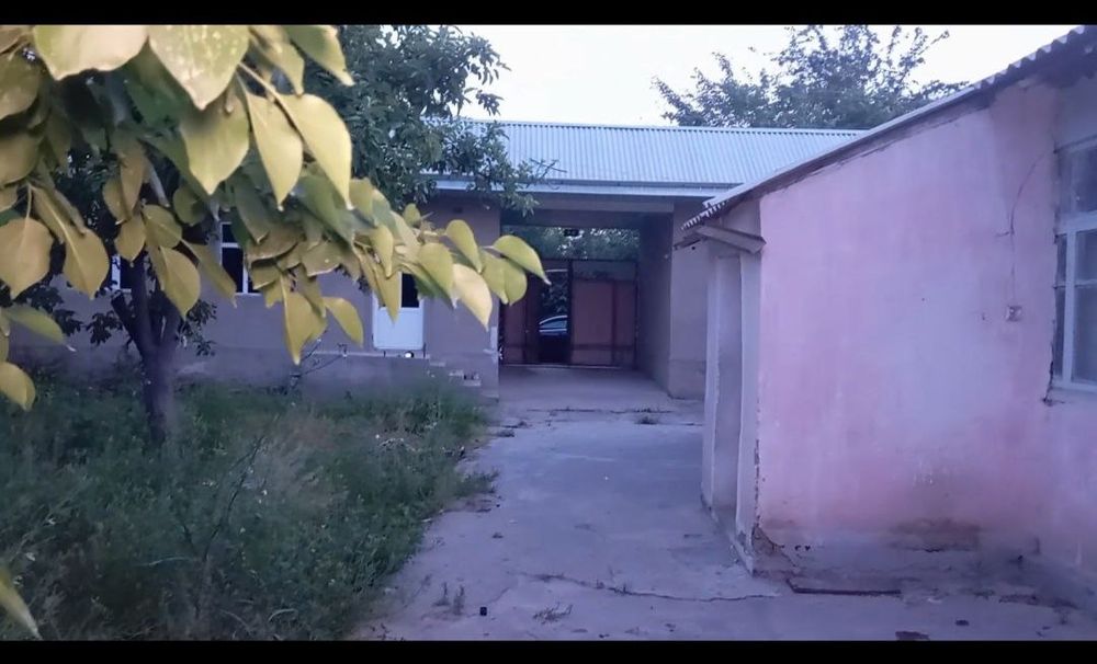 Sariosiyo markazida uy sotiladi A.Navoiy эски райсавез олдиmaxalla мар