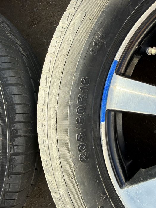 Продам диски с резиной на 16