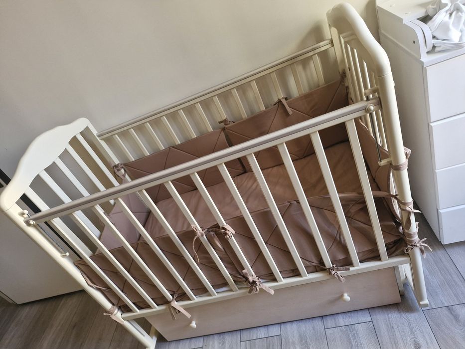 Продаю манеж в хорошем состоянии