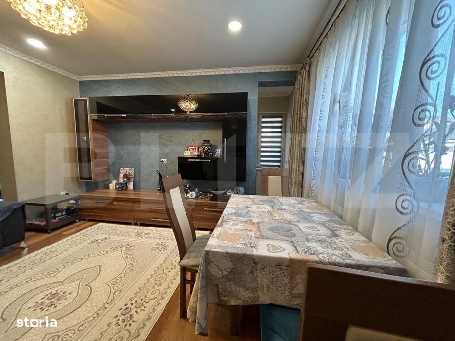 Apartament de vanzare, cu 4 camere, 100 mp, zona Oasului