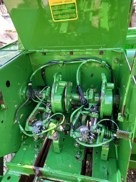 Balotiera John Deere model.359