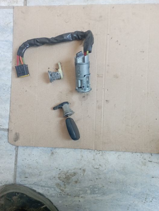 Contact cu butuci Cheie  Dacia Logan