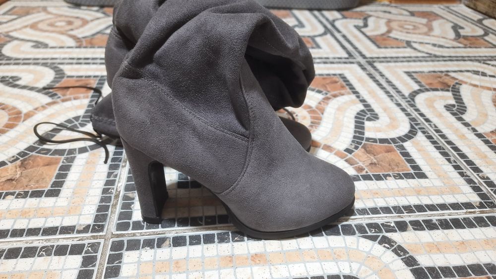 Продам новые ботфорты