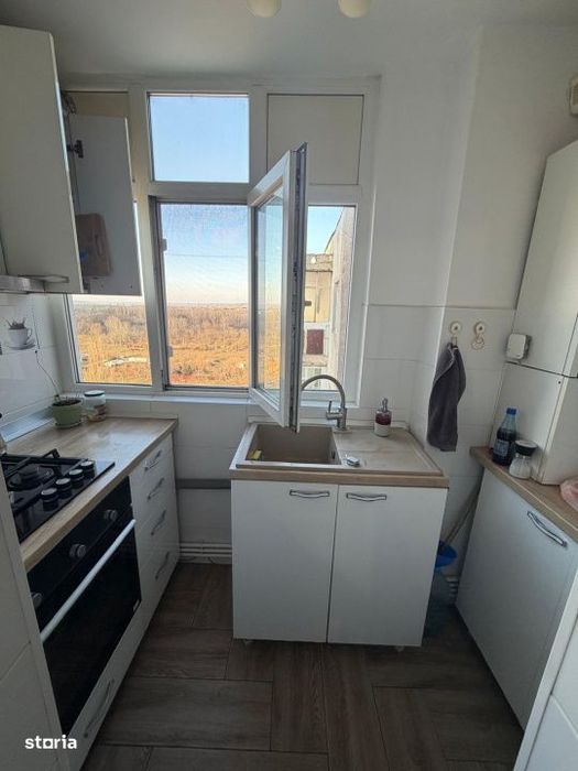 Apartament de vanzare, cu 2 camere, 57 mp, zona Craiovita