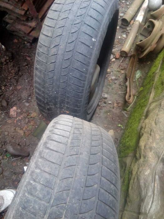 Vand remorca după tractorsi cauciucuri de remorca