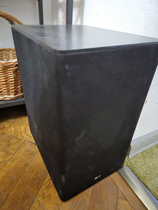 Soundbar LG AL8Y by Meridian cu kit sorround