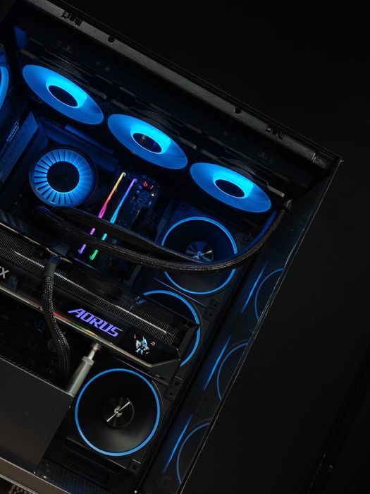 Ryzen 7800x3d/RTX 5070TI 16g/DDR5 32/Ssd 1T