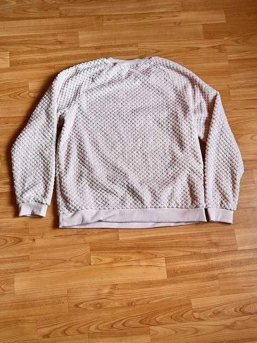 2 bluze de femei pentru perioada rece