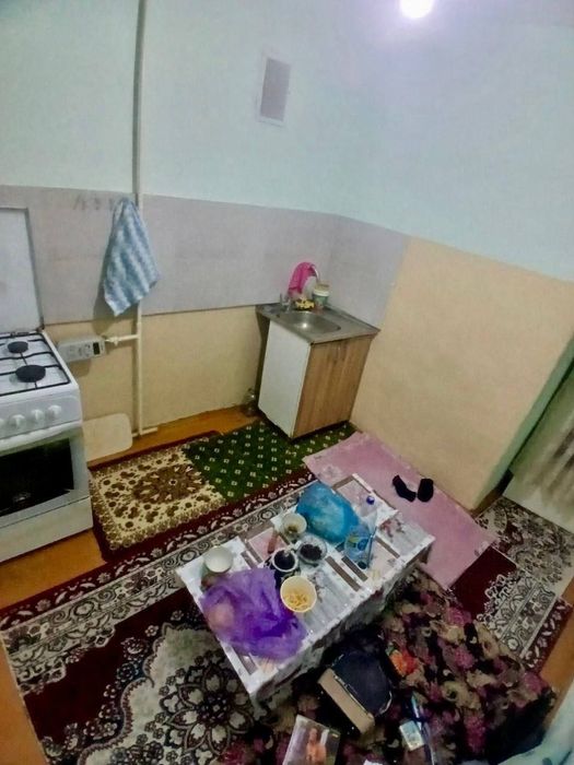 Продам чиланзар 24.  Одна комнатная.  Балкон 2*6