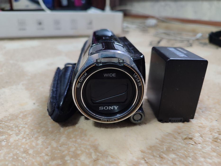 Продам видеокамеру SONY