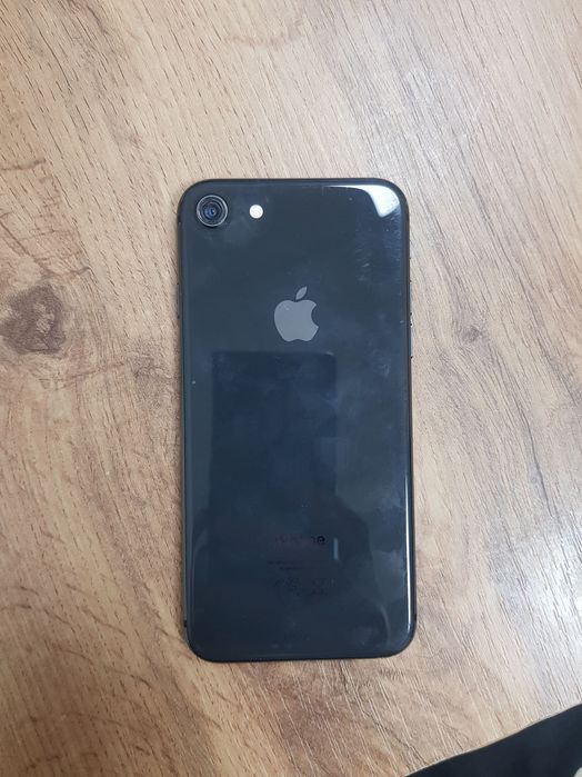 Продам iPhone 8 64Gb