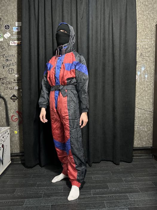 Лыжный комбинезон