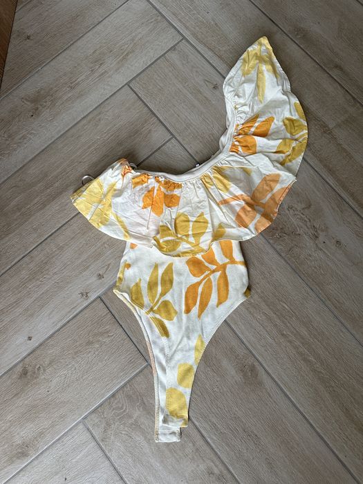 Асиметрично боди с харбала