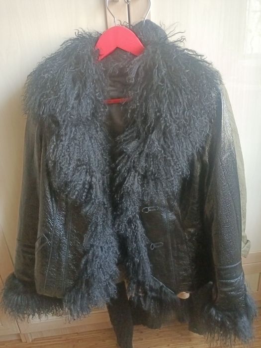 Продам кожаную куртку