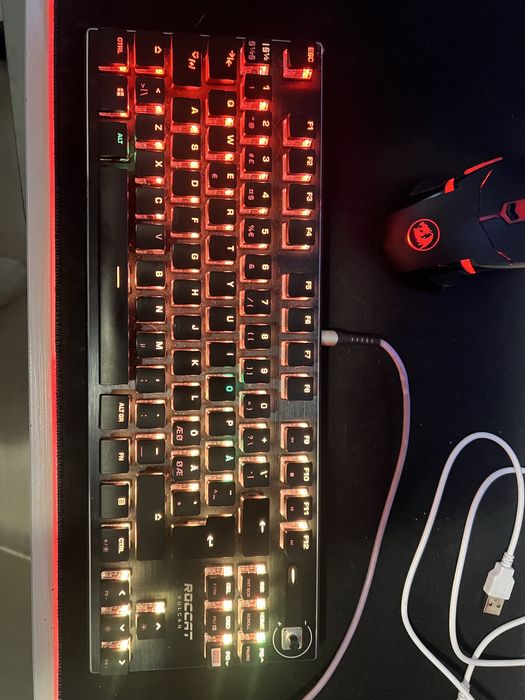 Tastatura de gaming Roccat Vulcan TKL