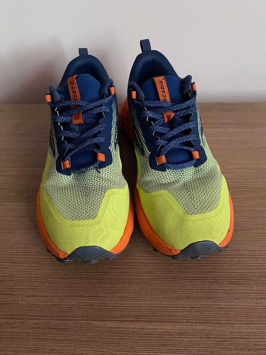 adidasi alergare montana/trail brooks cascadia 17