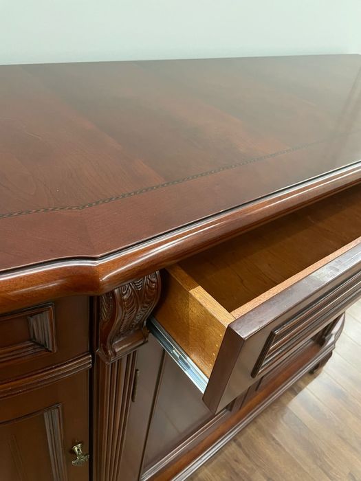 Комод и журнальный стол