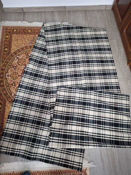 Covoar vechi de tip traversă