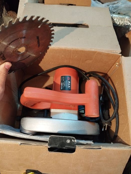 Пила циркулярная электрическая