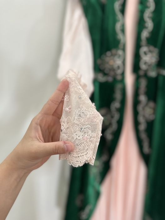 Кажекейлер , Бишпент, Камзол бар