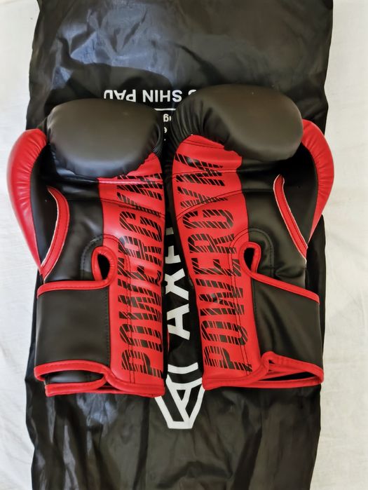 Продаю боксёрские перчатки и футы