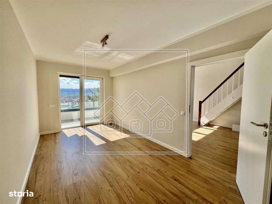 Penthouse cu 3 camere, 2 bai si balcon - la cheie