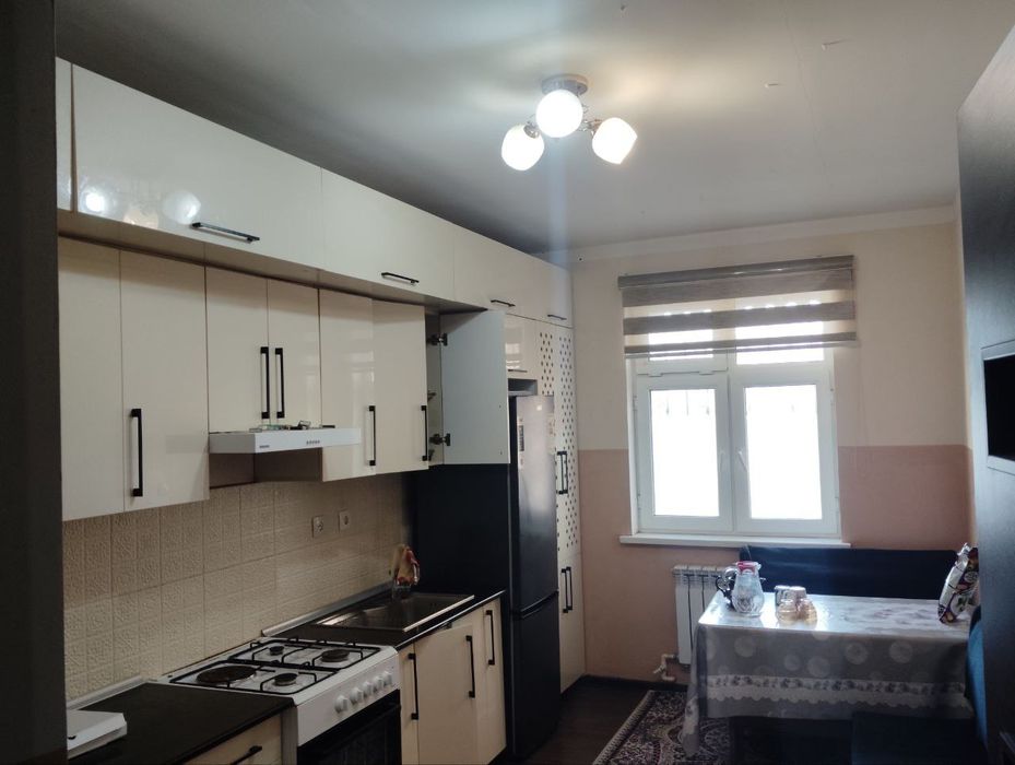 Чирчиқ шахар, горгаз олдида, новостройка 3 хона, 5 этажка 1 этаж.