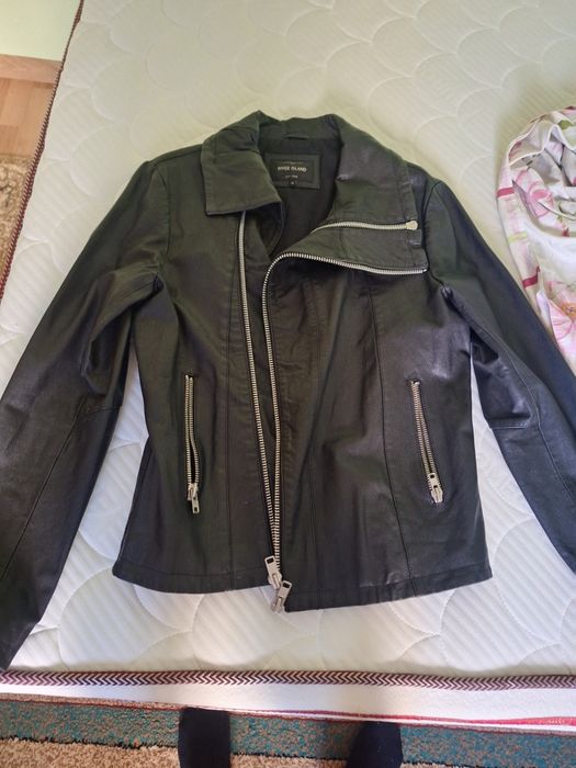Geacha piele moto.