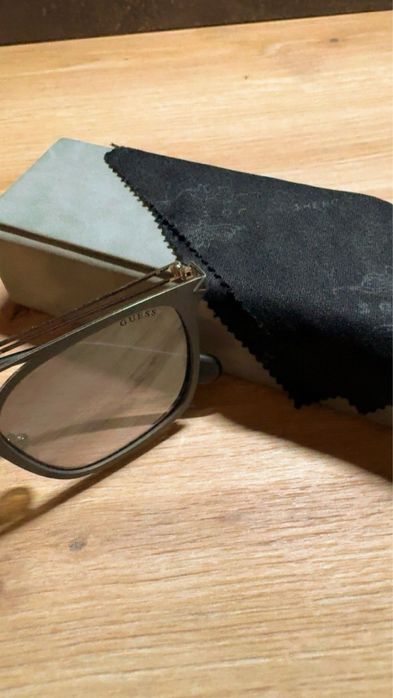 Слънчеви очила Guess