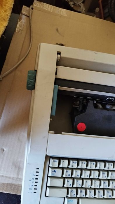 Електрическа пишеща машина Abra electronics ag D5064 за ремонт