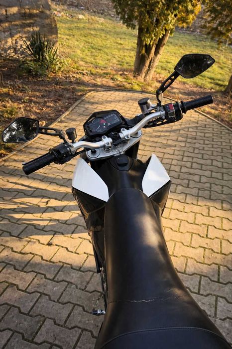 Vand KTM Duke 690 - Schimb cu altă motocicletă categoria A2.