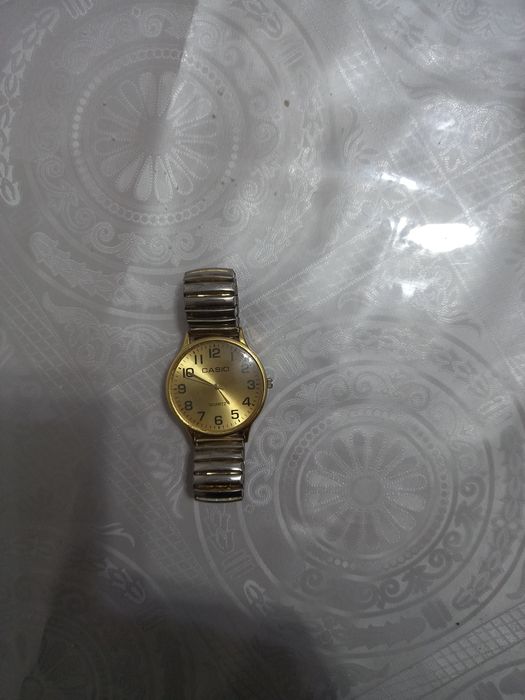 Сағат сатылады  жаңа