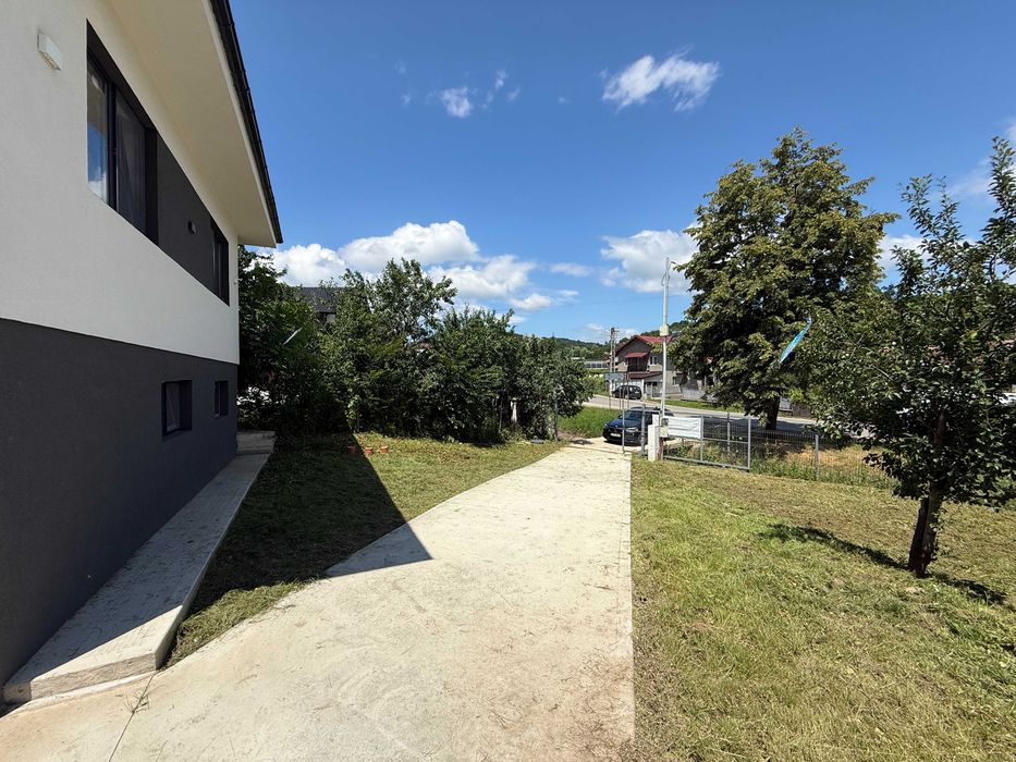 Casă Nouă 140mp Teren 1370mp Aproape de Grădiniță & Primărie