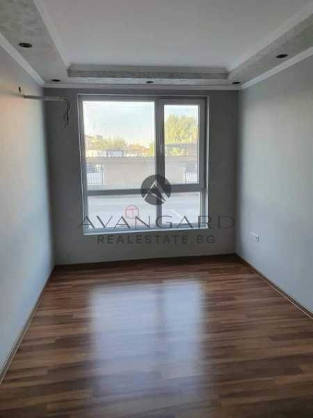 Продава се Тристаен апартамент в Пловдив, Христо Смирненски - 118 кв.м за 1195 €/кв.м - Снимка #1