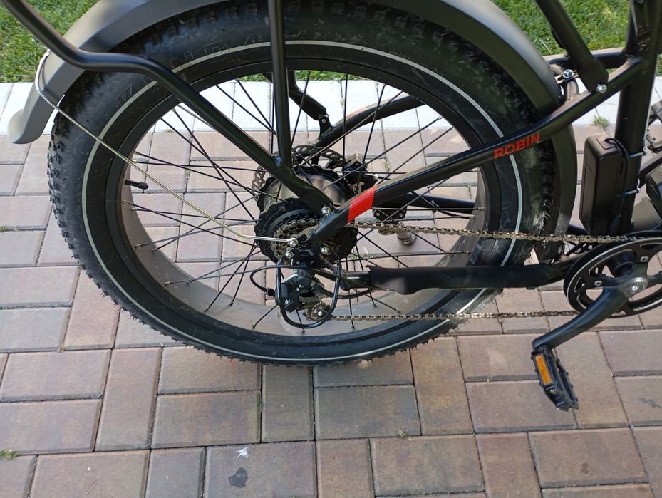 Bicicleta jobobike electrica este noua.