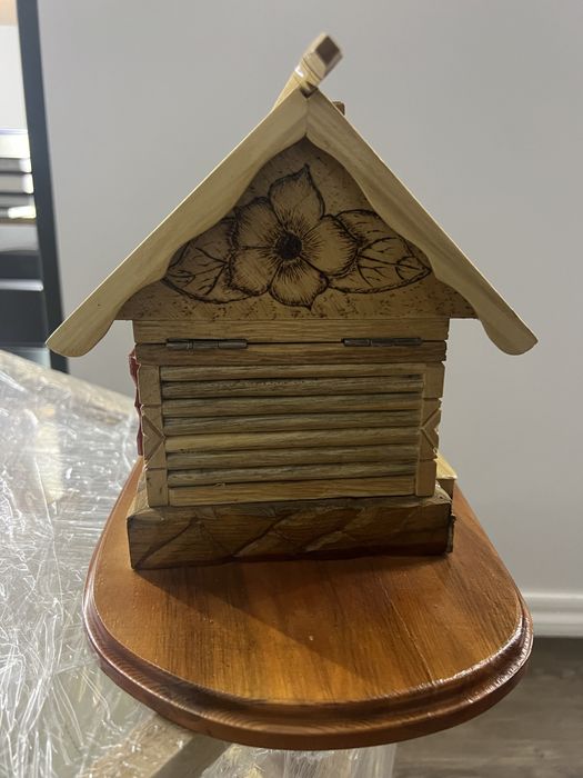 Шкатулка из дерева