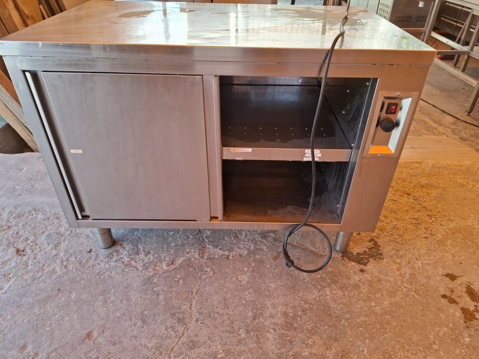 Masă caldă din inox