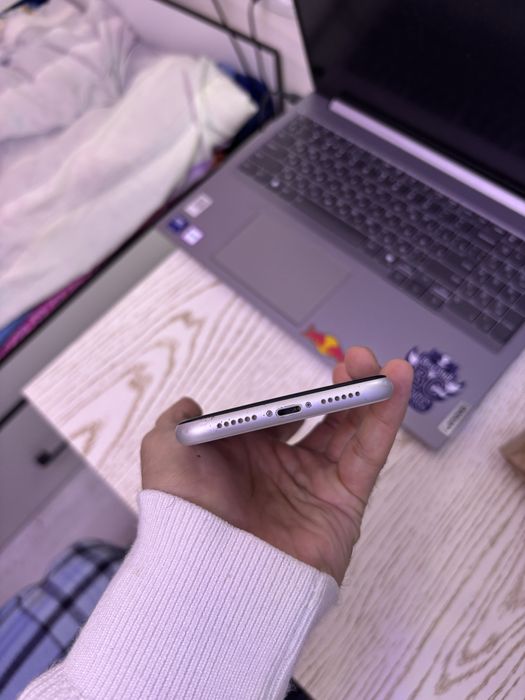 Iphone XR Отличное состояние + Power Bank и чехол в подарок