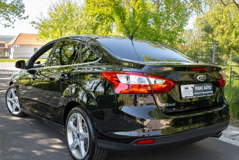 Rate de la 130euro/Luna. Ford Focus Sedan 2.0TDCi 140cp E5 TITANIUM cu Garantie 3 Ani si KmReali Import Germania