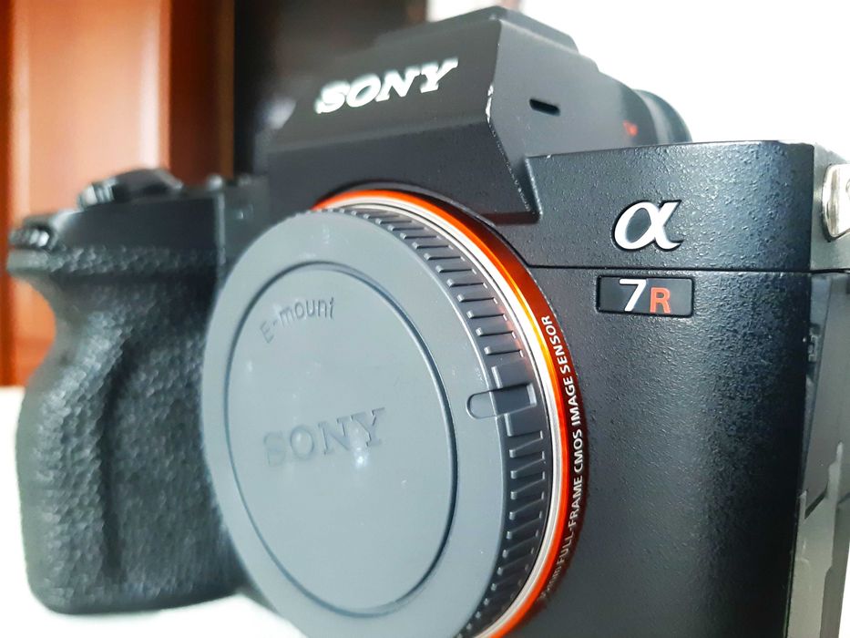 Sony Alpha A7R IV с обектив Sony 28-70mm f/3.5-5.6 OSS