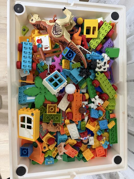 Конструктор LEGO DUPLO + столик для сборки
