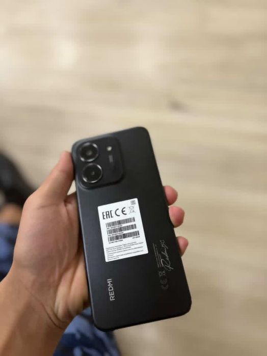 Redmi 15c
Xotirasi 128/8
Idel  yengide
Rangi qora 
Obmen ayfonga dap b